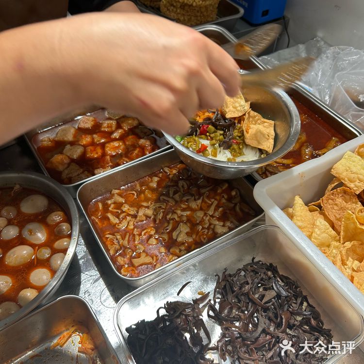 现在你不用专门跑到柳州去就能吃到正宗的螺狮粉了