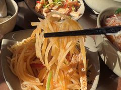 -亮亮面馆(经六路店)