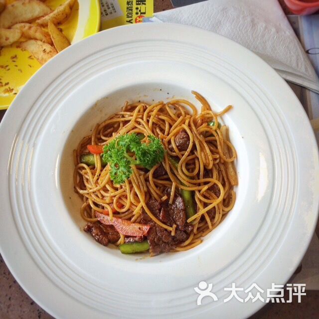 黑椒牛肉炒意粉