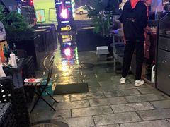 -何师烧烤·香辣蟹·川菜·30年老品牌(太古里旗舰店)