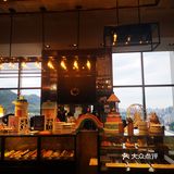 最好提前预定。收餐盘的小哥哥，很及时的会把空餐盘拿走
