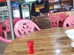 -黄记四更烤乳猪店