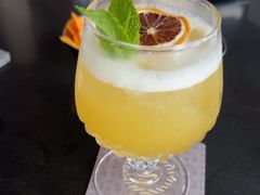 -亚龙湾喜来登·美景台大堂吧