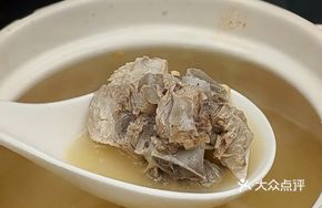 Braised Pig Trotter with Soybeans