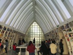 -钟书阁(松江泰晤士小镇店)