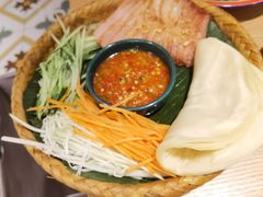 炭烧猪颈肉卷卷拼盘-迷你椰·泰式大排档(共康店)