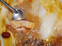 -帅巴人舅母子腊蹄民俗村