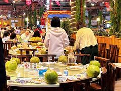 -三亚火车头万人海鲜广场