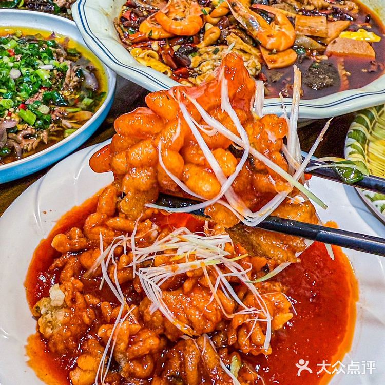 解放碑藏着一家性价比天花板——月半!不管你是本地干饭人