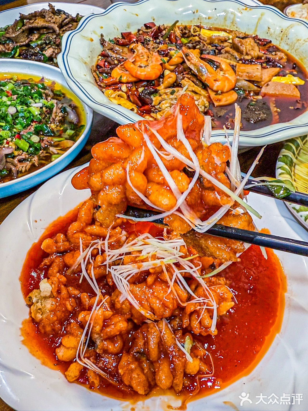 解放碑藏着一家性价比天花板——月半！不管你是本地干饭人