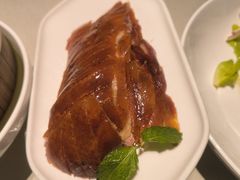 悦融·酥香嫩烤鸭-悦融琥珀·京鲁菜·海味珍品(西单店)