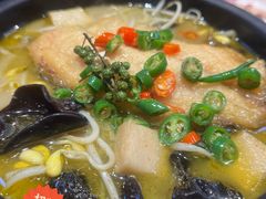 -渝是乎酸菜鱼·川渝小炒(新世界百货望京店)