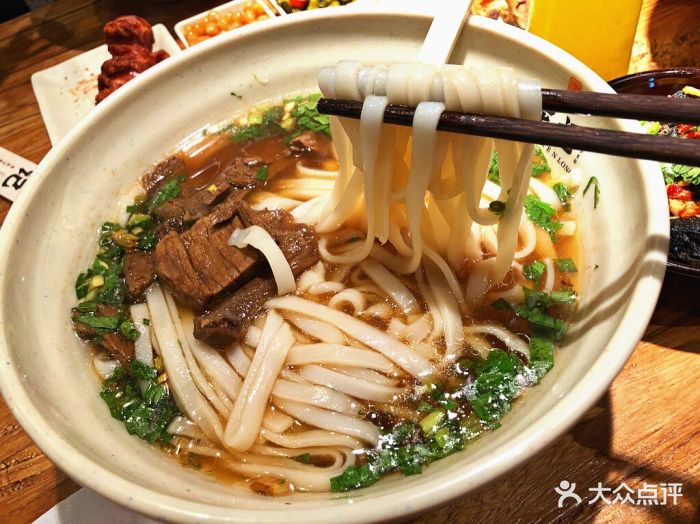 湘人龙记老长沙米粉(鸟巢店)原汤牛肉米粉图片