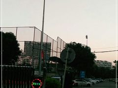 -燕子岗体育场