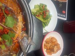 -辣尚瘾·烤鱼·新川菜(牡丹园直营店)
