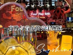 -FOUR PLAY BAR