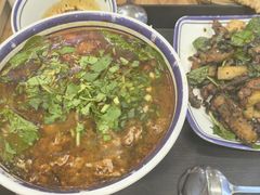 -云阿蛮云南生烫牛肉米线(奉贤路店)