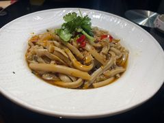 -东口码头·烧鸽子·鱼头泡饼·地方菜(金鹰悦城店)