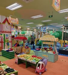 -莫莉幻想儿童乐园(武汉经开永旺店)
