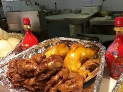 烧鸡&nbsp;猪手-东北人粗粮饺子坊(南山店)