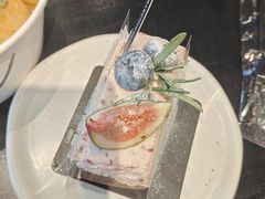 开心果莓果巴斯克-W COLLECTIVE  DESSERT SHOP