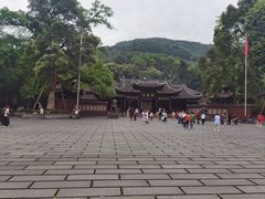 -峨眉山报国寺