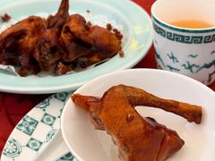 大红袍花椒脆皮乳鸽-香港祥正飯店·正宗灣仔50年海鲜老字号