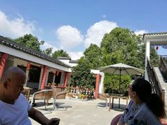 -龙湖东院农庄(乡间小路店)