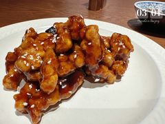 黑蒜糖醋里脊-肆海小川菜酒馆Wine Bistro (青年路店)