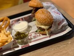 -The Habit Burger Grill 哈比特汉堡(复兴soho店)