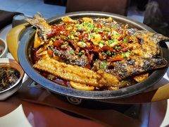 清江鱼-鸣记脆皮烤鱼·海鲜烤鱼(三八广场店)