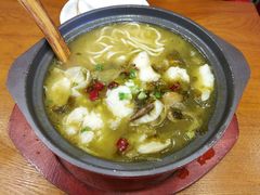 石锅酸菜鱼-周鱼小馆石锅酸菜鱼(活力汇店)