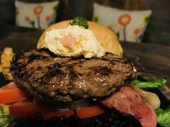 三文鱼汉堡-HIGH FIVE哈福手工汉堡(桂林路店)