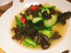 上汤木耳浸胜瓜-巴扎美食·新疆菜·西域歌舞表演餐厅(新疆大厦店)