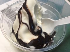 小杯朱古力新地-麦当劳(虹桥南丰城店)
