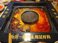 -老牌坊云南鱼豆花火锅(哈西万达店)