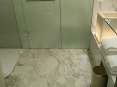 -上海滴水湖皇冠假日酒店