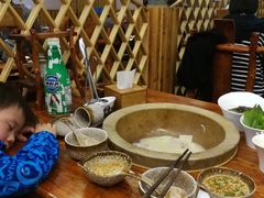 -滇香肴·云南菜蒸汽石锅鱼(云南北路店)