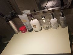-浅深(世茂滨江精品店)