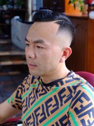 -海文先生国潮烫染男士理发馆