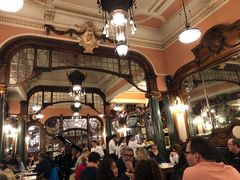 -Majestic Café