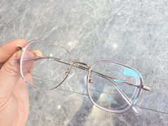 -罗伯特眼镜·蔡司官方授权(罗湖国贸店)