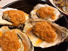 蒜蓉烤生蚝-老东镇啤酒屋海鲜加工·蒸汽海鲜·海鲜烧烤(台东店)