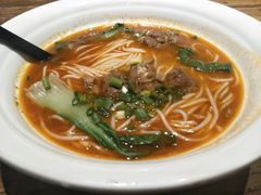 昭通焖鸡米线-茶花妹子云南餐厅(传媒大学店)