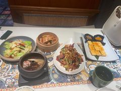 -云海肴·汽锅鸡·云南菜(天山百盛优客店)