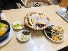 -闫家驴肉老店(华电一校店)