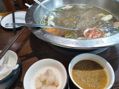 -乡土黄·鲜牛肉火锅·小龙虾(兴业街店)