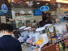 -全家便利店(漕溪北路七店)