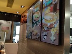 -麦当劳(轻轨曹杨路店)