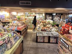 -猫的天空之城概念书店(苏州诚品店)
